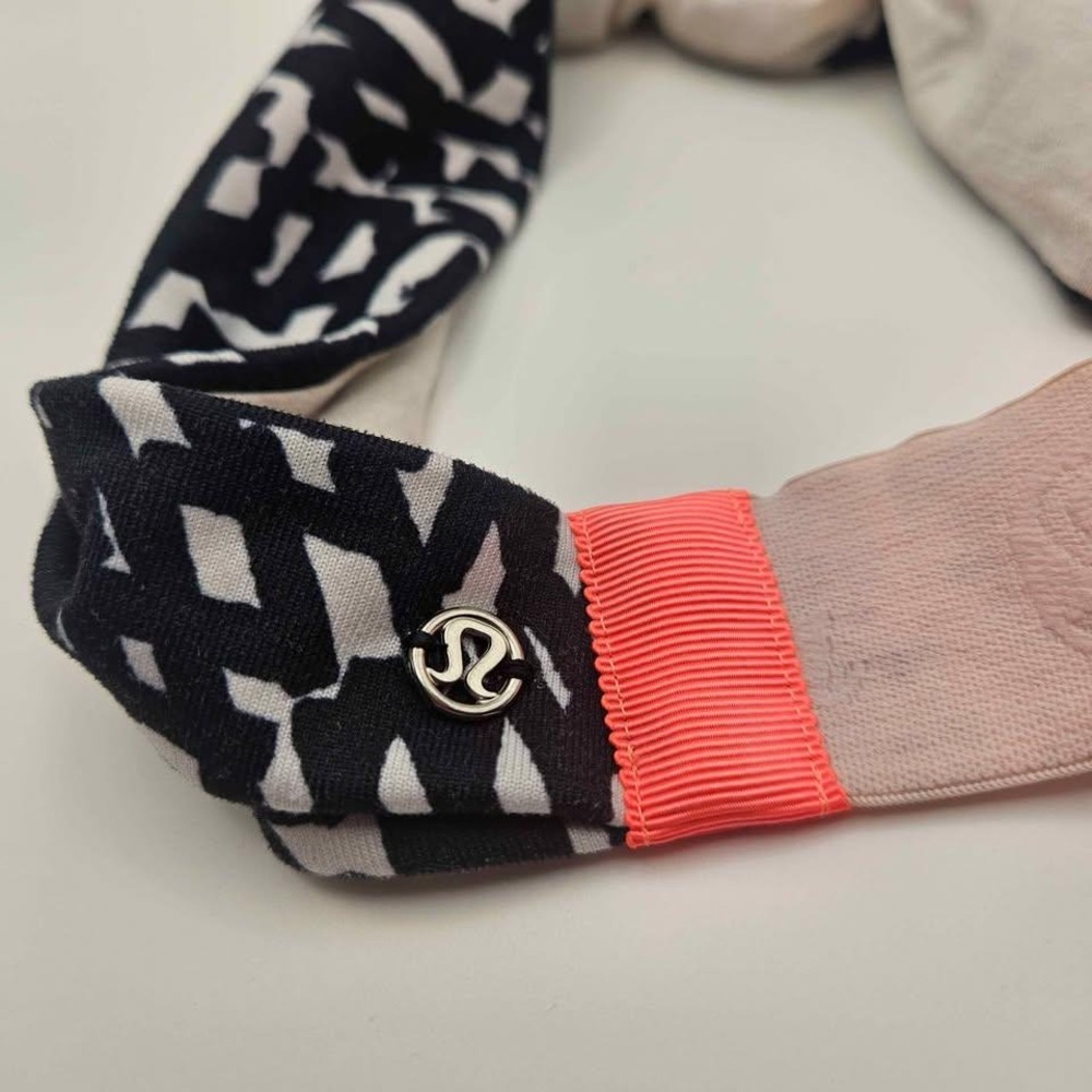 Lululemon Black White Geometric Print Wide Athletic Headband Neon Pink Elastic - Picture 2 of 4